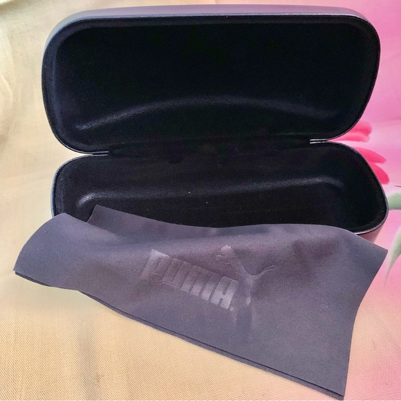 NWOT Puma Clamshell Sunglasses Case &. Cloth - Picture 4 of 6